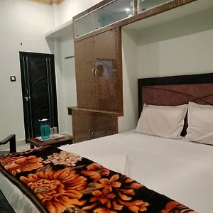 https://house-nidhivan-p.hotels-varanasi.com